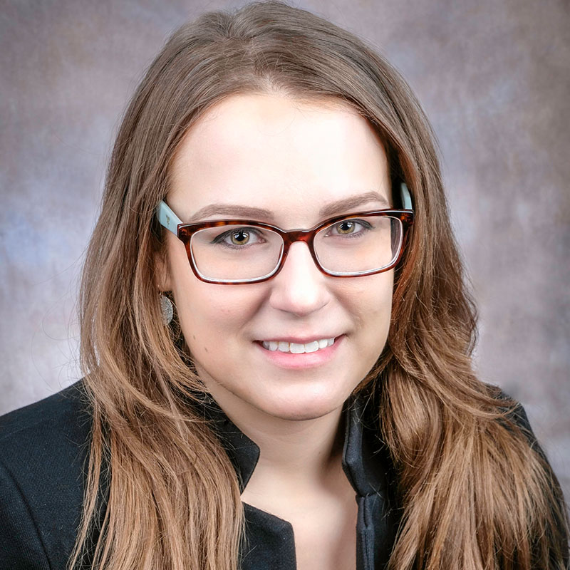 Dr. Alli Snyder headshot