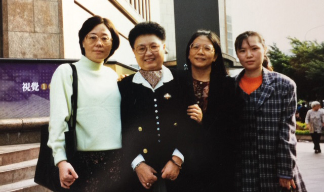 Dr. Lin and students from China